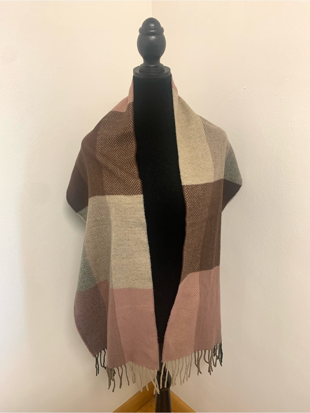 V. Fraas cashmink scarf